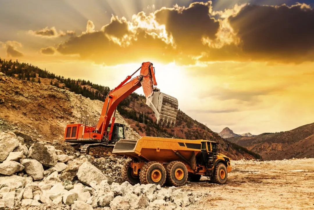派克漢尼汾Parker: 前沿的挖掘機設(shè)計，從容應(yīng)對挑戰(zhàn)！
